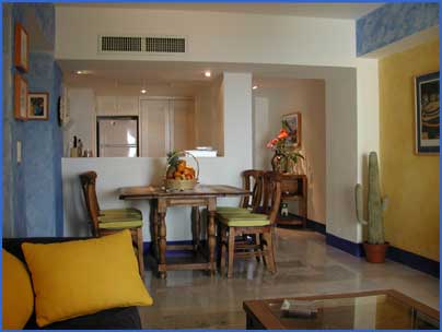 Fully equipped kitchen with microwave, blender, toaster, electric range, barbeque and refrigerator